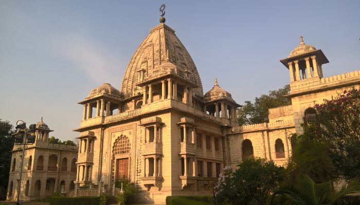 Kirti Mandir in Vadodara, an Indo-Saracenic architectural marvel dedicated to the Gaekwad dynasty, surrounded by lush greenery